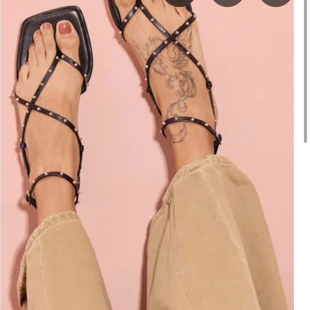 Freda Salvador Black Gladiator Sandals 7